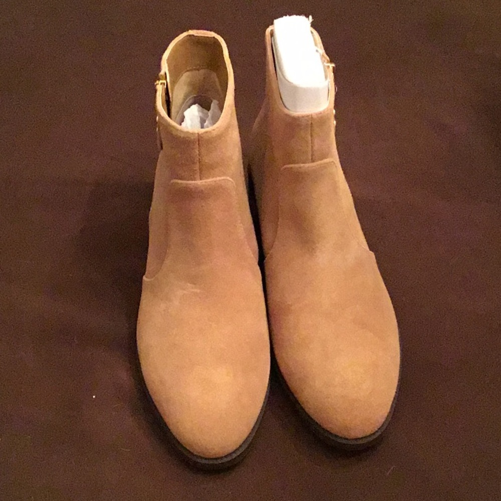 Ralph Lauren booty, size 10B/42 EUR, color Camel.